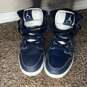 Nike air jordan mids